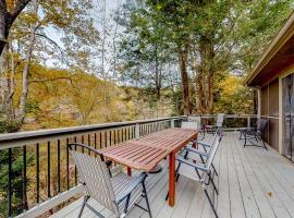 The River House, cottage in Ellijay