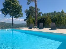 Villa du defens, hotel with parking in Saint-Martin-de-Castillon