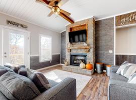 Rustic Mountain Cabin, vacation home in Ellijay