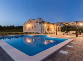 Villa Elida by Villas Holiday