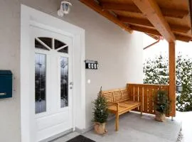 Apartmenthaus HAUS Gipfelglück Apartment KUAFSTOA