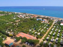 Albatross Mobile Homes on Camping El Pla de Mar, hotel en Malgrat de Mar
