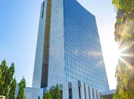 호텔 2 페브리에, 로메