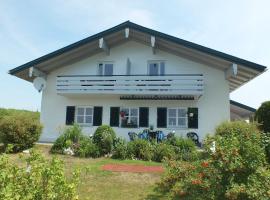 Haus Chiemseeblick, hotel v destinaci Grabenstätt