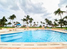 Peaceful & Rustic Apartment Beachfront, Swimming Pool & Terrace Awesome Amenities, viešbutis mieste Puerto Aventuras