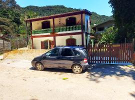 Residencial Vitoria "Pé na Areia", beach rental in Ubatuba