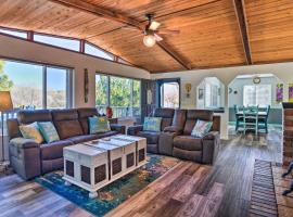 Colorful Cottonwood Home Walk to Verde River!, pet-friendly hotel in Cottonwood