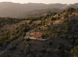 Toumba Eco Farm Guesthouses, hotel with parking in Plomari