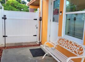 Welcome Heart and Reliable Heart Vacation Houses, hotel in Miami