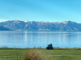 Lake Views Retro Inspired Mountain Living, accommodation in Lake Hawea
