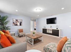 Luxury Windsor Villa with Pool, Close to Disney, Grand Opening, holiday home in Kissimmee