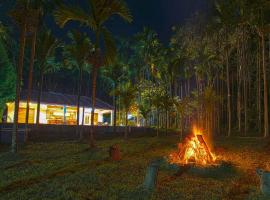 StayVista at Tall Silver with Infinity Pool & Breakfast -2BR, hotel di Madikeri