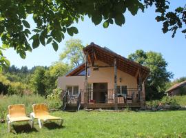 Gite L'Ane Qui Rit, hotel dengan parkir di Le Breuil