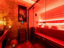 Viesnīca ar baseinu Spa Love Home Sauna Jacuzzi ROMANTYCZNY DOM DLA PARY Z PRYWATNYM SPA pilsētā Zelona Gura