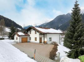 Apartment Jordan - PET190 by Interhome, ξενοδοχείο σε Pettneu am Arlberg