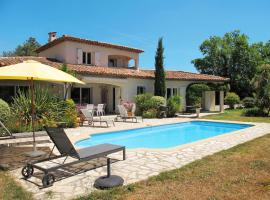 Holiday Home Les Piboules - LLI150, khách sạn ở Callian