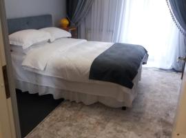 Apartment u Lidii in center of Kiev near railways station: Kiev, Universytet Metro İstasyonu yakınında bir otel