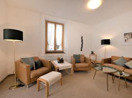 Apartment Chesa Corvatsch by Interhome, hotelli kohteessa Pontresina