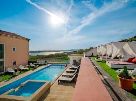 Holiday Home Melandura by Interhome, hotel in Dinjiška