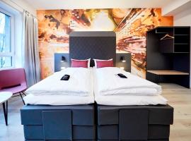 SMARTY Cologne Dom Hotel - Boardinghouse - KONTAKTLOSER SELF CHECK-IN, hotel near Museum Ludwig, Cologne