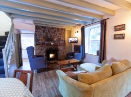 Aberdulas Cottage in the Dyfi Valley Wales, hotel with parking in Machynlleth