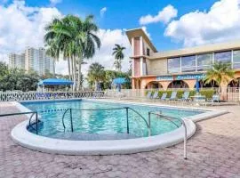 Home in Hallandale Beach 3 minutes from the beach
