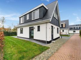 Pleasing Holiday Home in De Koog Texel with Terrace, počitniška nastanitev v mestu Westermient