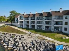 358 Edgewater Inn