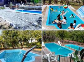Las Morochas, hotel with pools in Cabra Corral