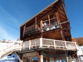 Chalet panoramique, hotel with parking in Château-Ville-Vieille