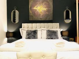 Duke and Duchess Apartments and Rooms - Private in Room Hot Tub Suites, hotel in London