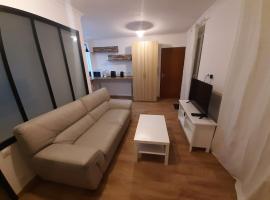 Appartement 2 pièces, proche RER, Bus et chateau, khách sạn ở Rambouillet