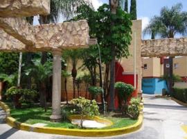 Motel Primavera, מלון עם חניה בגוודלחרה