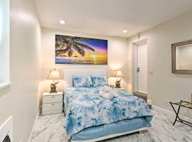 1 Block to Deerfield Beach Studio with Fire Pit!, hotell i Deerfield Beach