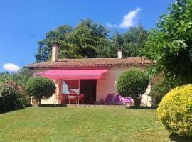 Maison de 2 chambres avec terrasse amenagee et wifi a Monlaur Bernet, villa i Monlaur-Bernet