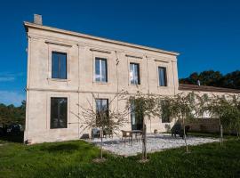 Villa Courreau - Maison de maitre, hôtel à Vendays-Montalivet