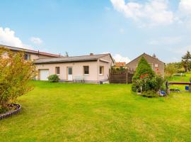 Idyllic Bungalow in Pepelow with Garden near Seabeach, holiday home in Pepelow