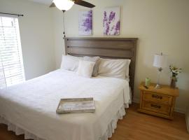 Cozy Condo near Buckhead – hotel w Atlancie