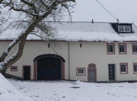 Eifel Bauernhaus Müllesch, vacation rental in Berenbach