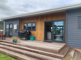 Hosts on the Coast Admirals Gold, holiday home in Cooks Beach