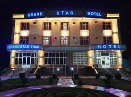 GRAND STAR HOTEL, hotell i Qarshi