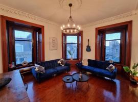 Luxury 2 bedroom city centre apartment with panoramic views and high ceilings, apartment in Aberdeen