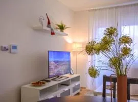 Ema apartment / quiet, lovely and cozy
