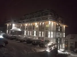 Apart Hotel & spa Zoned II, Kopaonik, apartman Lukač - special benifit Children up to 17 of age accompanied by two adutls staj for free! FREE PARKING!