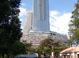 Super Luxury 2 BR Apartment in Five Star Colombo City Centre