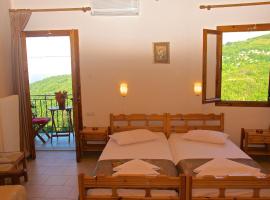 Stavroula Rooms, hotel v destinaci Makrirrákhi