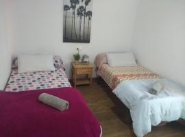 CasaAlicante Private Apartment Condo for up to 5 people Zentrale Wohnung AC Bedroom Klimaanlage, condo in Alicante