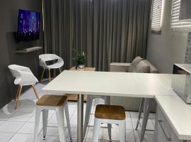 Adventure Apartment - Colchester - 5km from Elephant Park, hotelli Colchesterissa