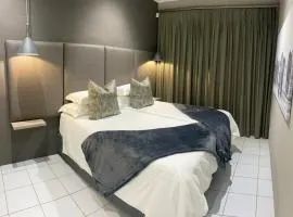 Adventure Apartment - Addo Elephant Park South Entrance only 5km