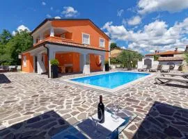 Villa Deni - Four Bedroom Villa with Pool